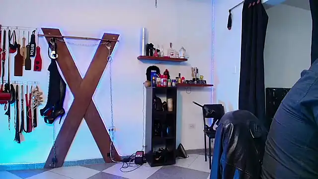 boy n girl online show from 02-11-25, 07:48