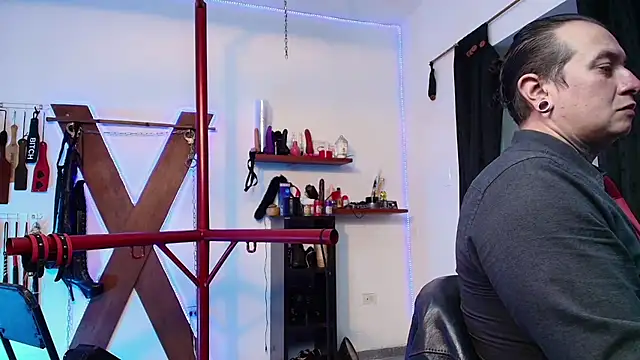 boy n girl online show from 02-20-25, 08:39