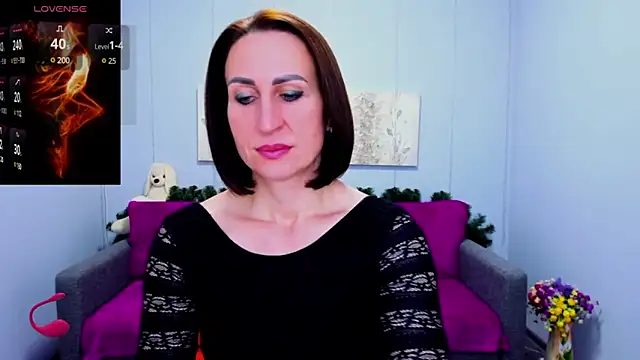 Nia Smithh online show from 12-17-24, 01:16