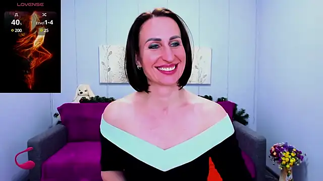 Nia Smithh online show from 12-30-24, 04:08