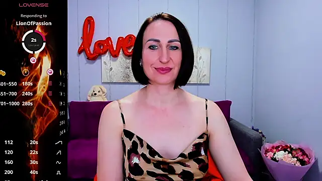 Nia Smithh online show from 02-14-25, 01:51