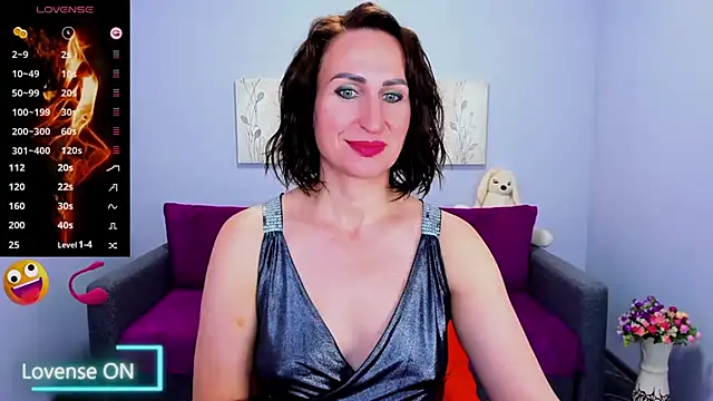 Nia Smithh online show from 10-08-25, 12:25