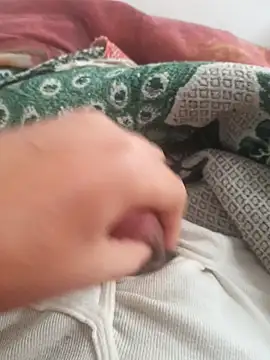 Snapshot of Ummfuss1 chatting on 12-14-24, 02:31 Ummfuss1 online show from 12-14-24, 02:31