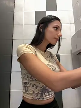 Snapshot of _MiaQueen_ chatting on 09-26-25, 09:52  MiaQueen  online show from 09-26-25, 09:52