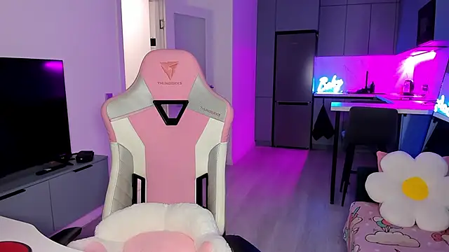 wow lovie online show from 02-11-26, 04:28