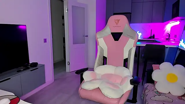 wow lovie online show from 02-12-26, 04:40