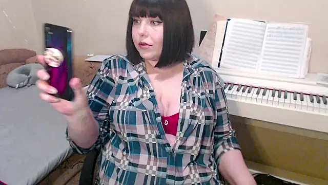 Snapshot of BettyMilla chatting on 02-16-26, 06:26 BettyMilla online show from 02-16-26, 06:26