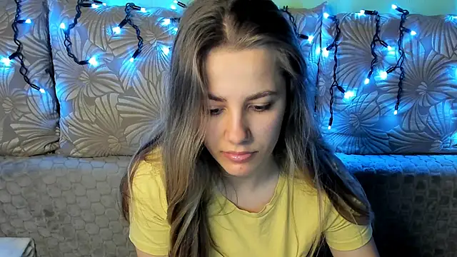 MaggieCake online show from 12-18-25, 03:56