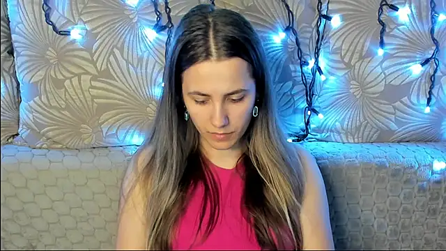 Snapshot of MaggieCake chatting on 06-25-26, 01:49 MaggieCake online show from 06-25-26, 01:49