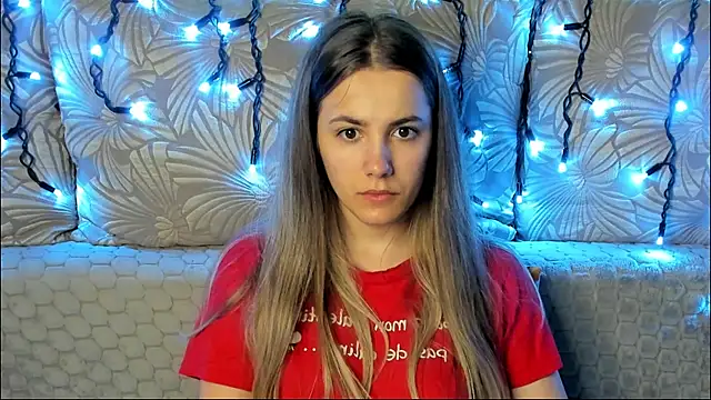 Snapshot of MaggieCake chatting on 07-13-26, 01:41 MaggieCake online show from 07-13-26, 01:41