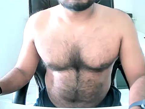 Snapshot of VINU26BLR chatting on 11-13-25, 11:09 VINU26BLR online show from 11-13-25, 11:09