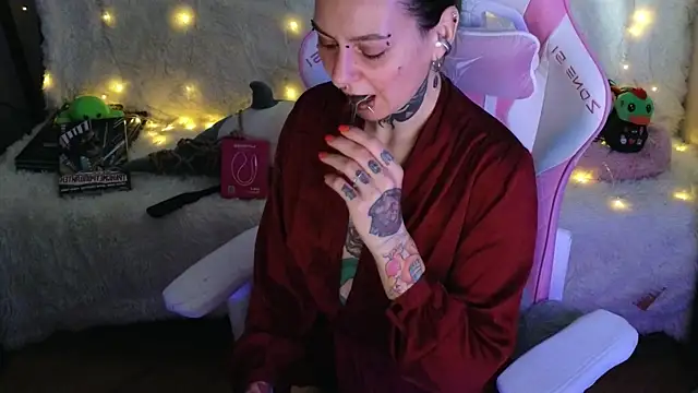 Ginger Stay online show from 04-14-26, 08:31