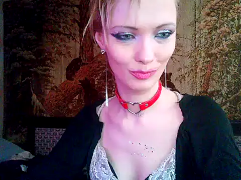 Snapshot of WildMissNiks chatting on 01-27-25, 11:32 WildMissNiks online show from 01-27-25, 11:32