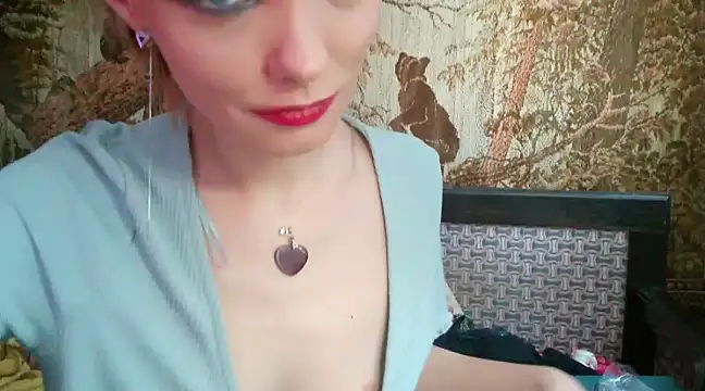 Snapshot of WildMissNiks chatting on 02-18-25, 11:33 WildMissNiks online show from 02-18-25, 11:33