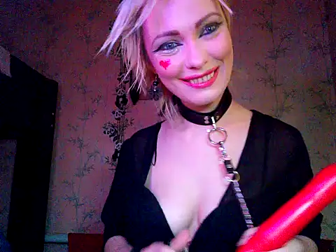 Snapshot of WildMissNiks chatting on 11-03-25, 08:15 WildMissNiks online show from 11-03-25, 08:15