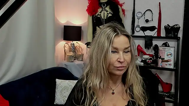 crystaLUX online show from 01-02-25, 10:48