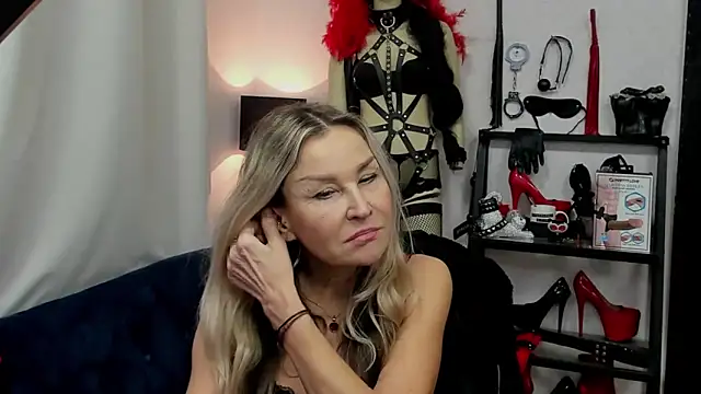 crystaLUX online show from 01-03-25, 11:57