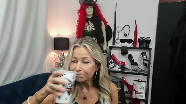 crystaLUX online show from 09-23-25, 04:15