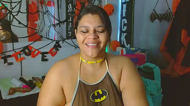 Selenna01 online show from 10-17-25, 01:25