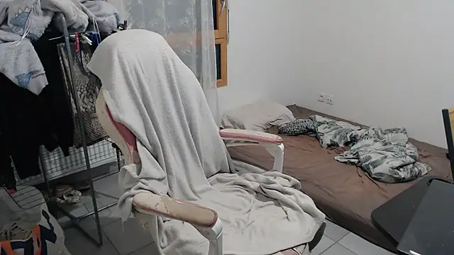 missthon0 online show from 09-25-25, 11:14