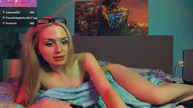 Snapshot of Linda_Roxy chatting on 12-15-24, 06:37 Linda Roxy online show from 12-15-24, 06:37