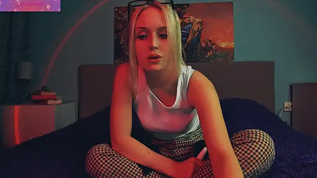 Snapshot of Linda_Roxy chatting on 03-02-25, 05:25 Linda Roxy online show from 03-02-25, 05:25