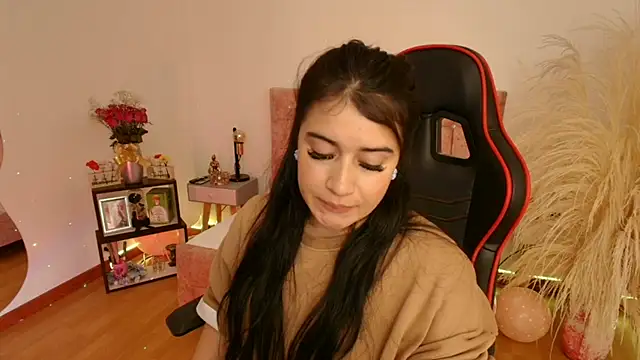 Snapshot of KallyMyller1 chatting on 12-02-24, 07:38 KallyMyller1 online show from 12-02-24, 07:38