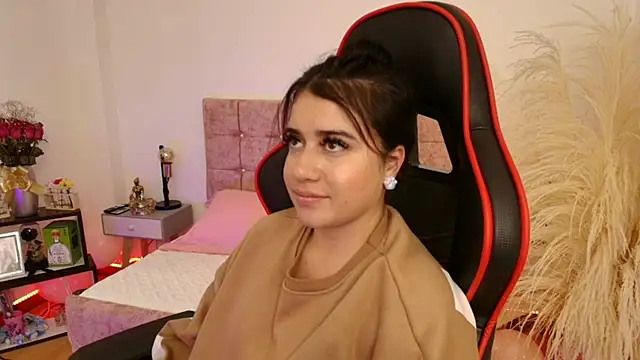 Snapshot of KallyMyller1 chatting on 12-02-24, 10:45 KallyMyller1 online show from 12-02-24, 10:45