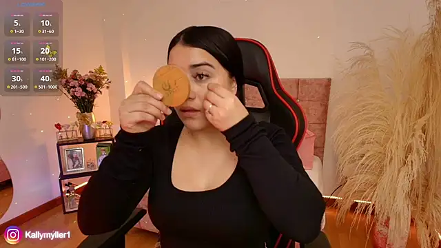 Snapshot of KallyMyller1 chatting on 12-14-24, 07:03 KallyMyller1 online show from 12-14-24, 07:03