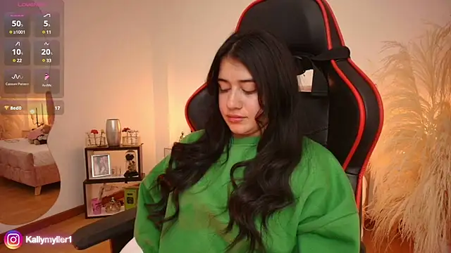 Snapshot of KallyMyller1 chatting on 01-23-25, 12:35 KallyMyller1 online show from 01-23-25, 12:35