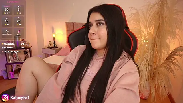 Snapshot of KallyMyller1 chatting on 01-29-25, 10:11 KallyMyller1 online show from 01-29-25, 10:11