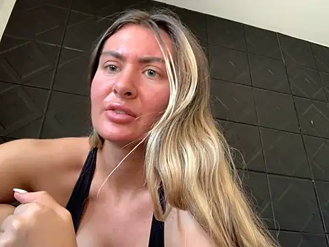 Snapshot of Alyssa_rhoades chatting on 02-23-25, 07:49 Alyssa rhoades online show from 02-23-25, 07:49