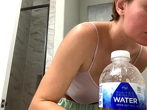 Alyssa rhoades online show from 11-06-25, 08:21