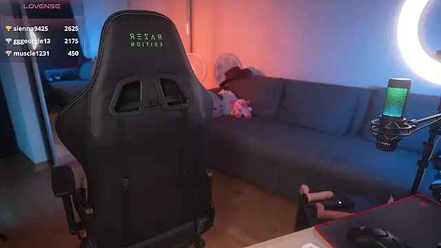 Emberella  online show from 12-06-24, 05:00