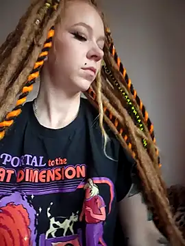 LucidLucy online show from 11-06-25, 01:01