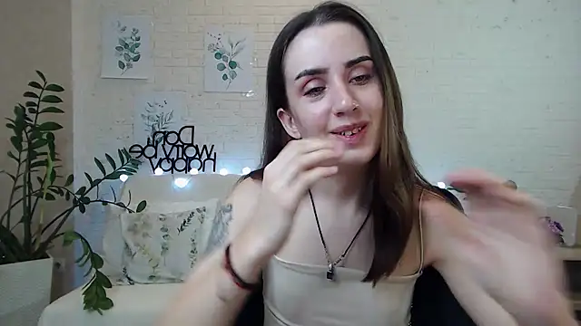 Snapshot of FranceskoJones chatting on 01-10-25, 03:18 FranceskoJones online show from 01-10-25, 03:18