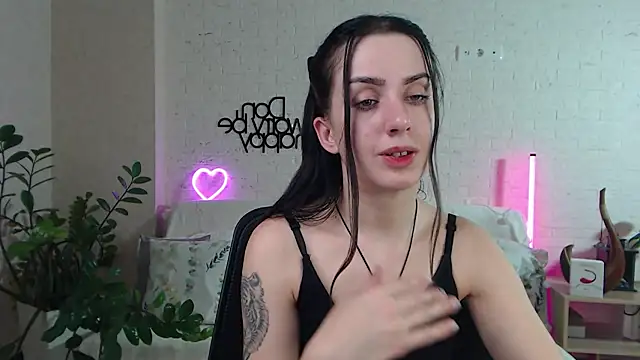 Snapshot of FranceskoJones chatting on 03-04-25, 01:01 FranceskoJones online show from 03-04-25, 01:01