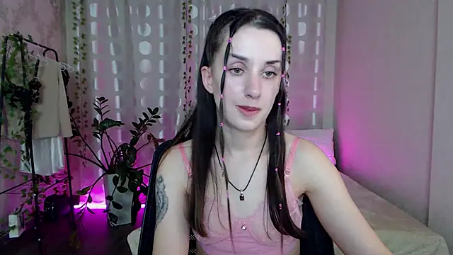 Snapshot of FranceskoJones chatting on 09-19-25, 04:51 FranceskoJones online show from 09-19-25, 04:51