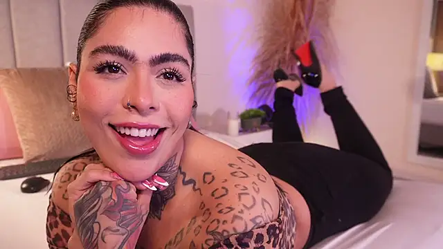 curvyliciousss online show from 10-11-25, 04:49