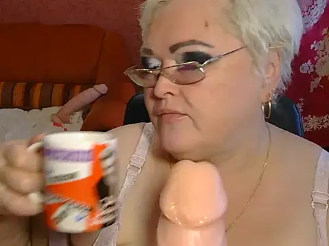 Snapshot of Iren4555 chatting on 09-27-25, 05:45 Iren4555 online show from 09-27-25, 05:45