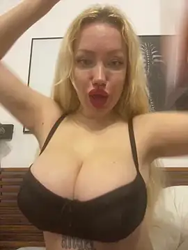 Snapshot of SofiaJoy chatting on 02-19-26, 04:36 SofiaJoy online show from 02-19-26, 04:36