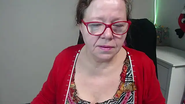 Adelewildx online show from 02-26-25, 04:03