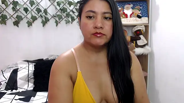 BellaBellosinia online show from 12-21-24, 02:52