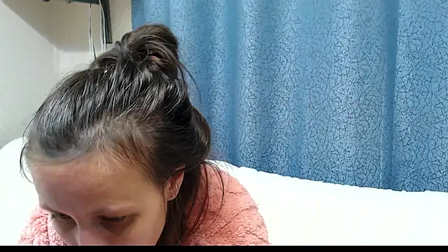 alisacucumber online show from 09-23-25, 05:49