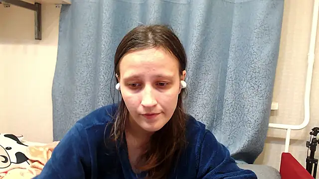 alisacucumber online show from 10-22-25, 04:29