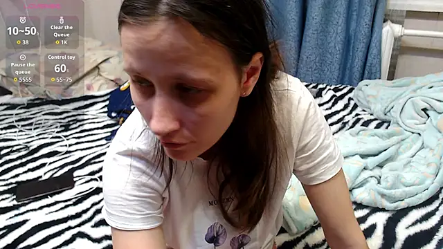 alisacucumber online show from 11-25-25, 01:22