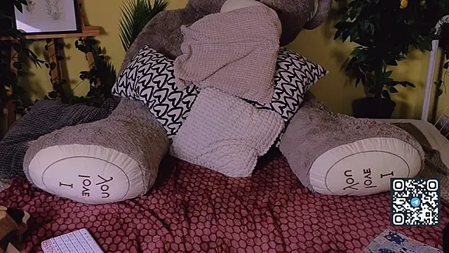 Snapshot of SuchArt_ chatting on 12-09-24, 03:22 SuchArt online show from 12-09-24, 03:22