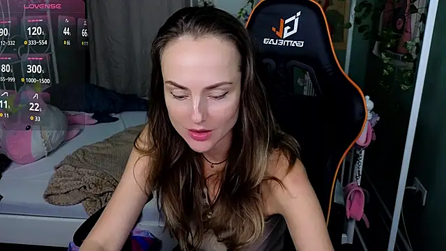 Snapshot of SuchArt_ chatting on 09-22-25, 03:25 SuchArt online show from 09-22-25, 03:25