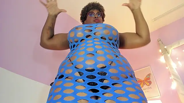 Snapshot of DakotaSexShow chatting on 12-19-24, 10:53 DakotaSexShow online show from 12-19-24, 10:53