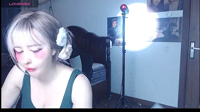 candy cola online show from 11-04-25, 01:38